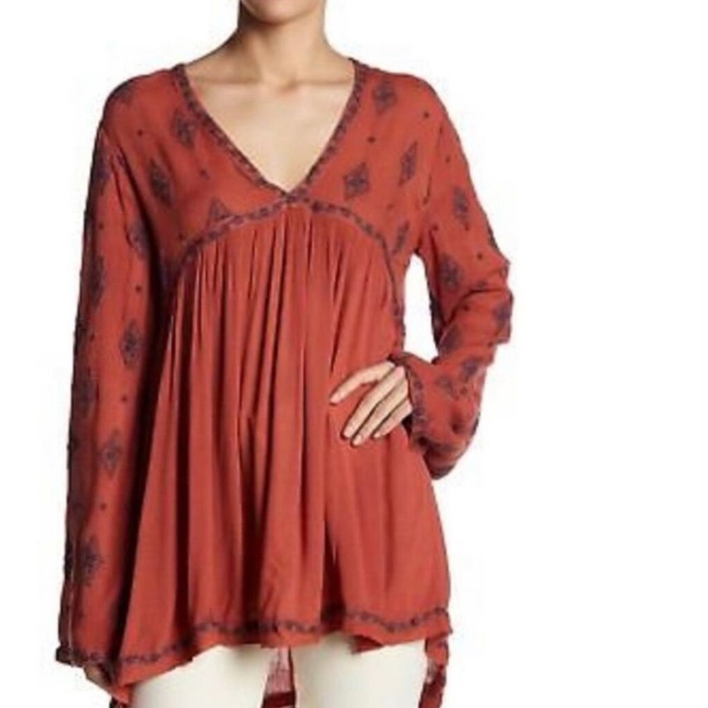 Free people Bell Sleeve Top/Tunic. Size M Terra-cotta color with gray Embroidery